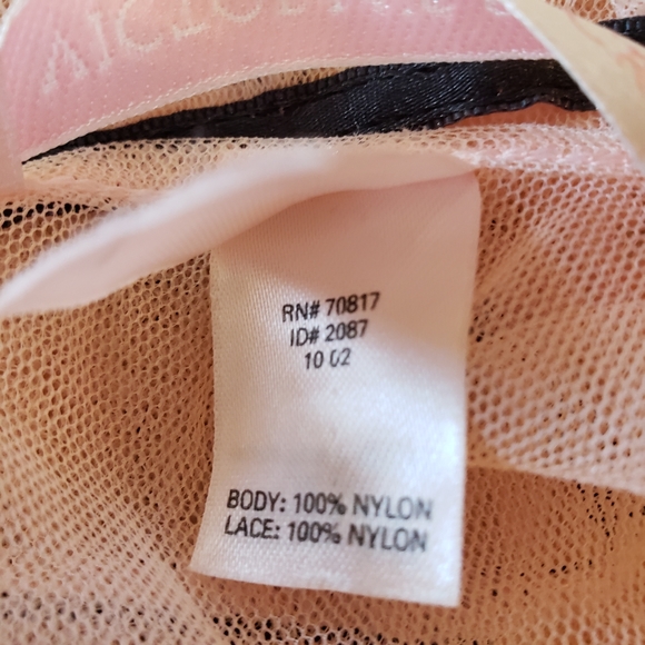 🎀GORGEOUS🎀VS Vintage pink blush negligee, size M, barely worn - Picture 8 of 9